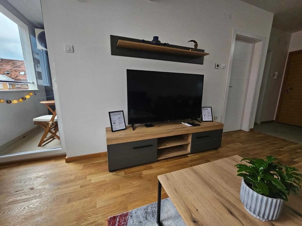 Sun&Moon Apartments ノヴィ・サド エクステリア 写真
