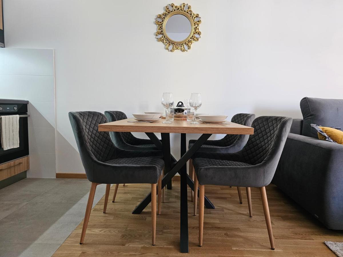 Sun&Moon Apartments ノヴィ・サド エクステリア 写真